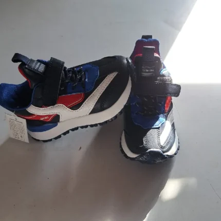 Adidași băieți cu albastru